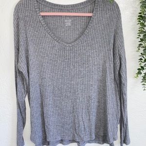 Long sleeve v-neck